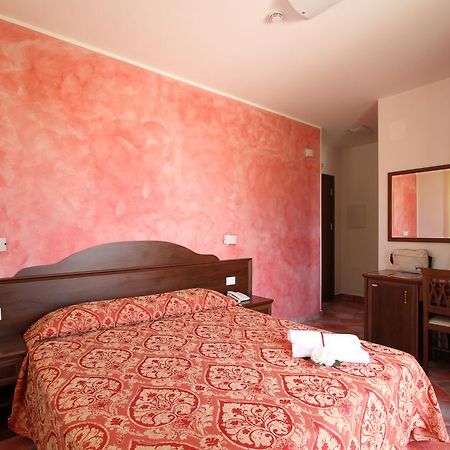 Country House Il Ponte Альба-Адриатика Экстерьер фото