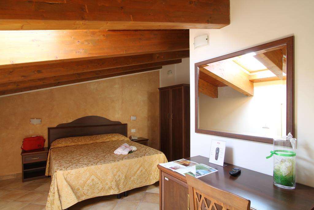 Country House Il Ponte Альба-Адриатика Экстерьер фото